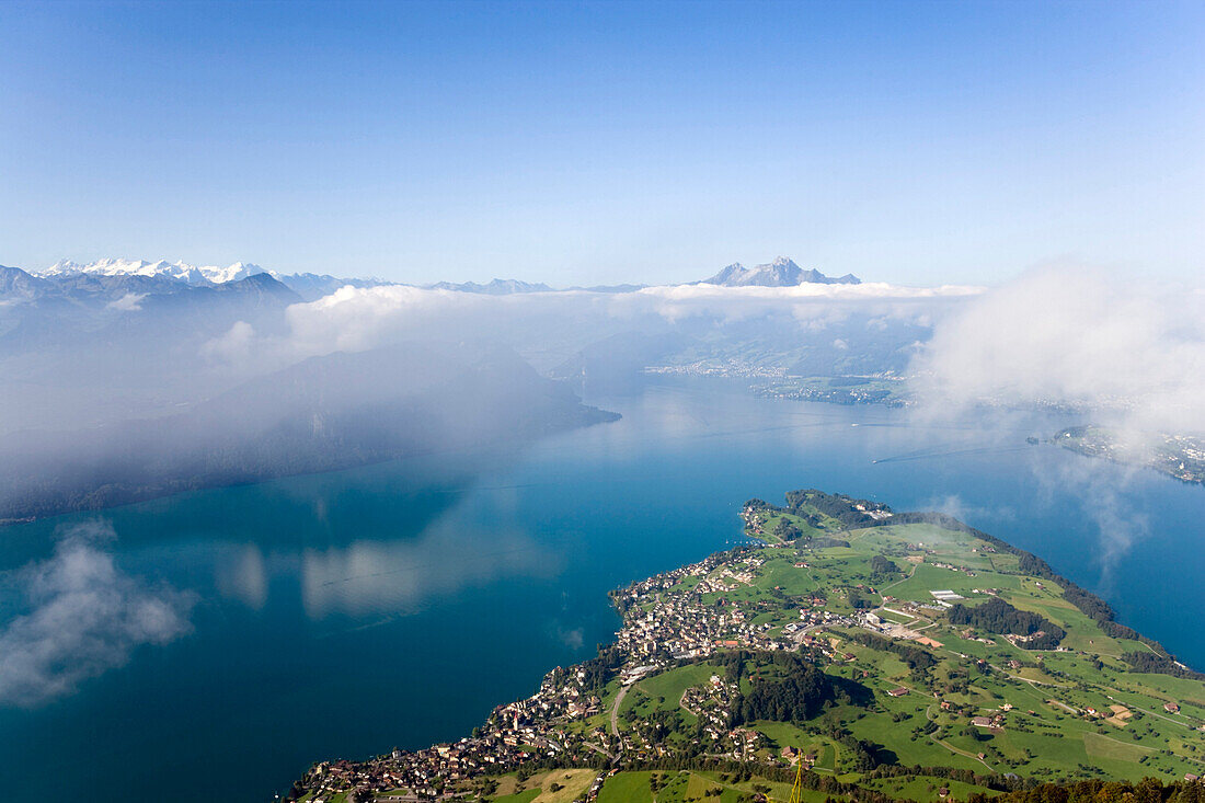 Blick über den Vierwaldstättersee, Weggis, Kanton Luzern, Schweiz