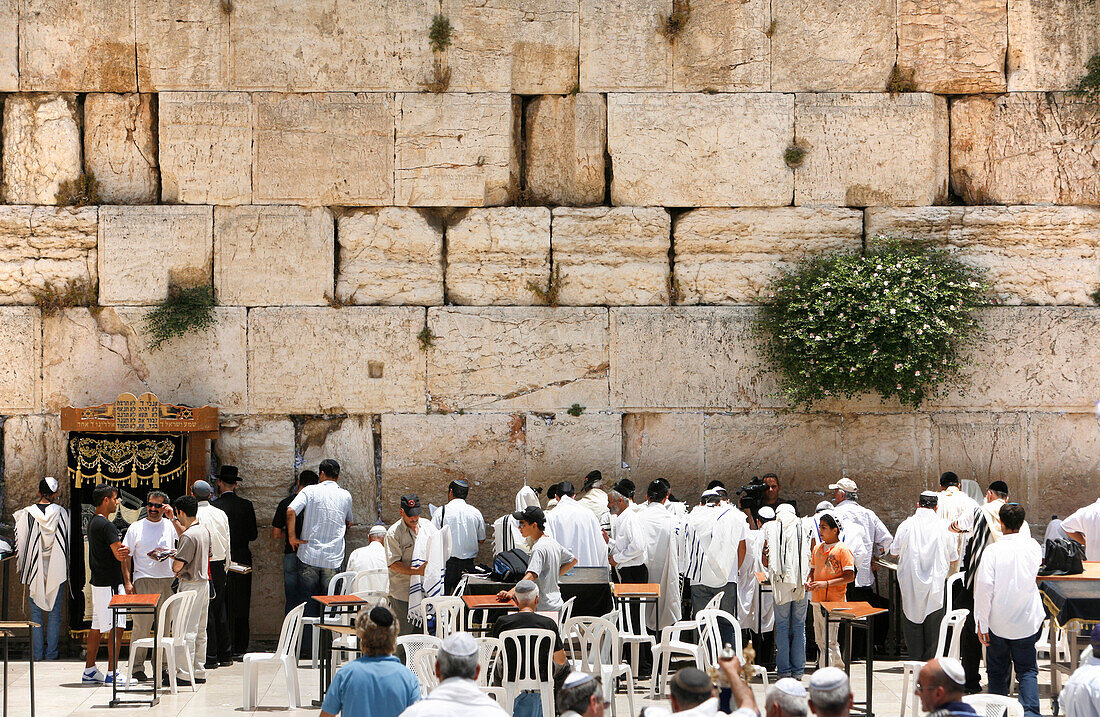 People praying at the Wailing Wall, Jerusalem, Israel