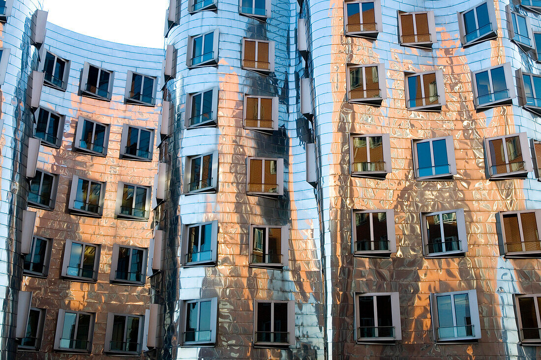 new Zollhof, modern architecture of Frank O.Gehry, office building, new district of Düsseldorf, harbor, state capital of NRW, North-Rhine-Westphalia, Germany