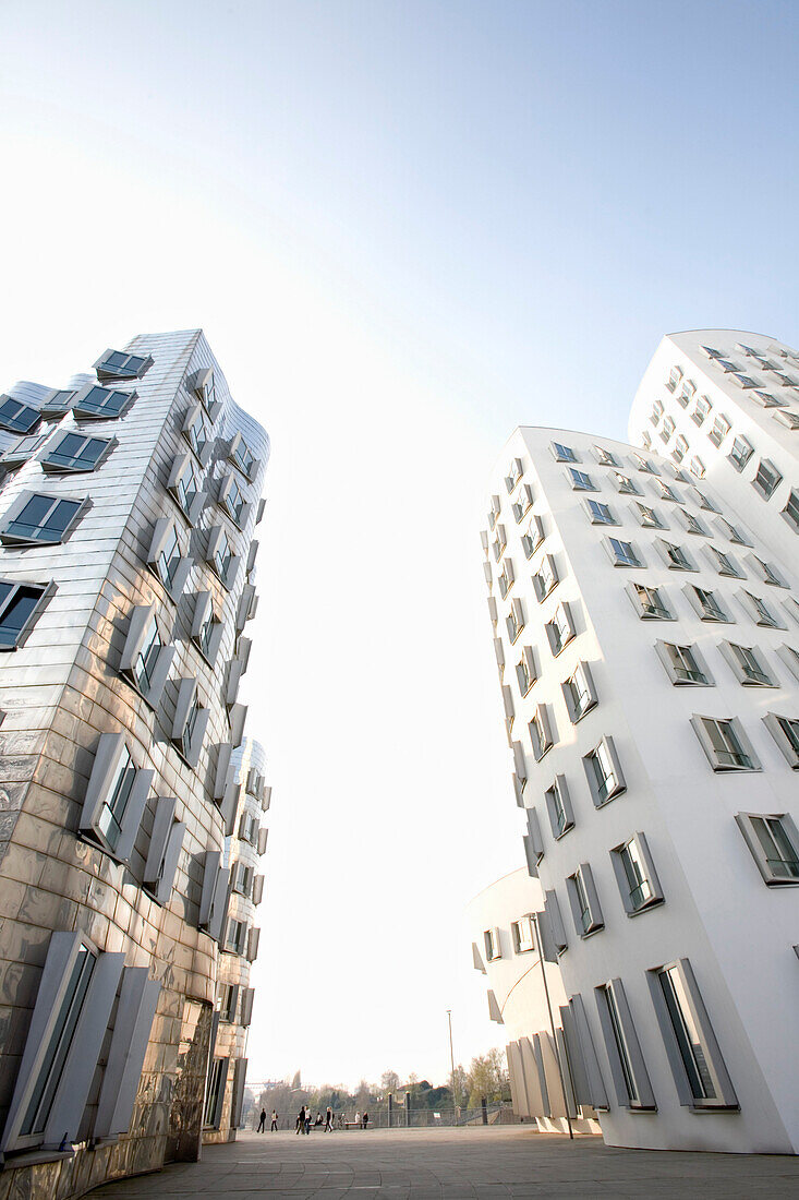 View of Neuer Zollhof, modern architecture from Frank O.Gehry, office buildings, Media Harbour Düsseldorf, harbor, state capital of NRW, North-Rhine-Westphalia, Germany