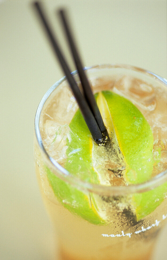 Limonade mit Limetten in der Manly Wharf Bar, Getränk, Australien