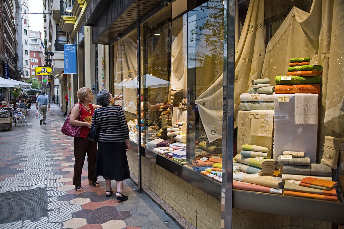 Valencia, Altstadt, Ladenfenster, Fußgängerzone
