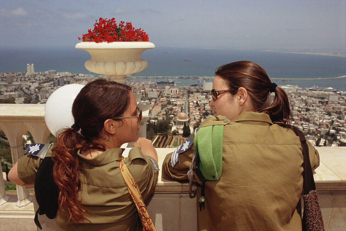 Female IDF soldiers, Israel Defence Forces, Haifa, Israel