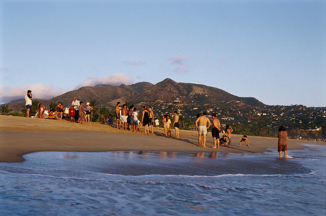 Beach life, people on the beach, Pie de la Cuesta, near Acapulco, Mexico, America