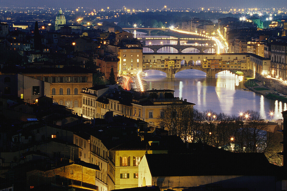 Ponte Vecchio and Arno, Florence, Tuscany, Italy