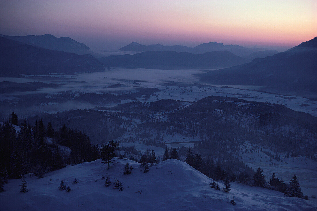 Werdenfelser Land vom Kranzberg gesehen, Bayern, Deutschland