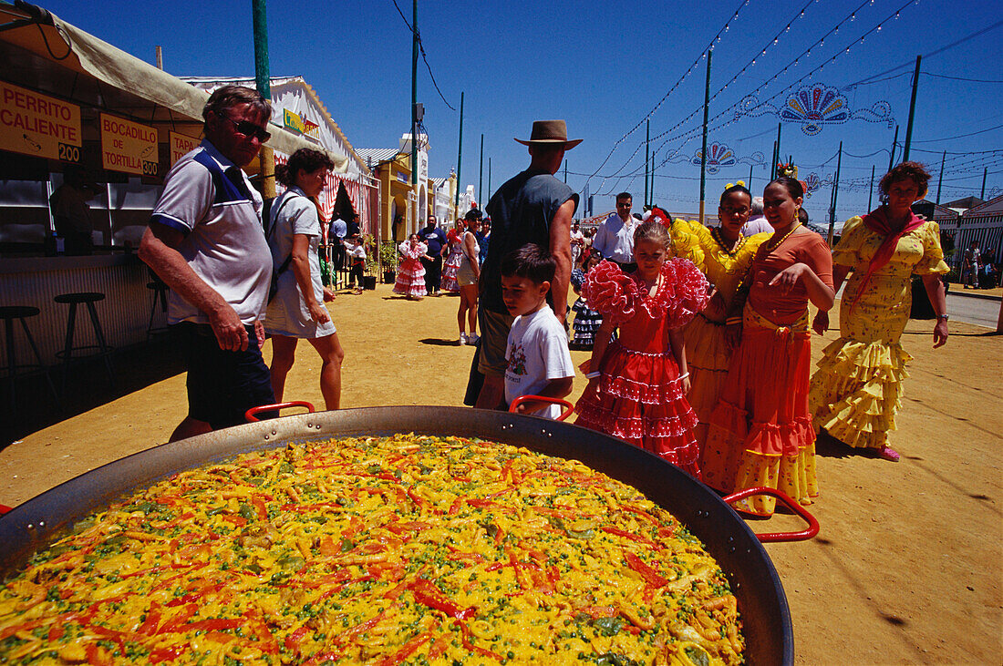 Feria del Vino Fino, Paella, Puerto Santa maria, Provinz Cadiz, Andalusien, Spanien