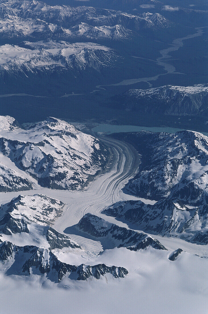 Luftaufnahme von Gletscher, Schnee, Gebirge, Südost Alaska, USA