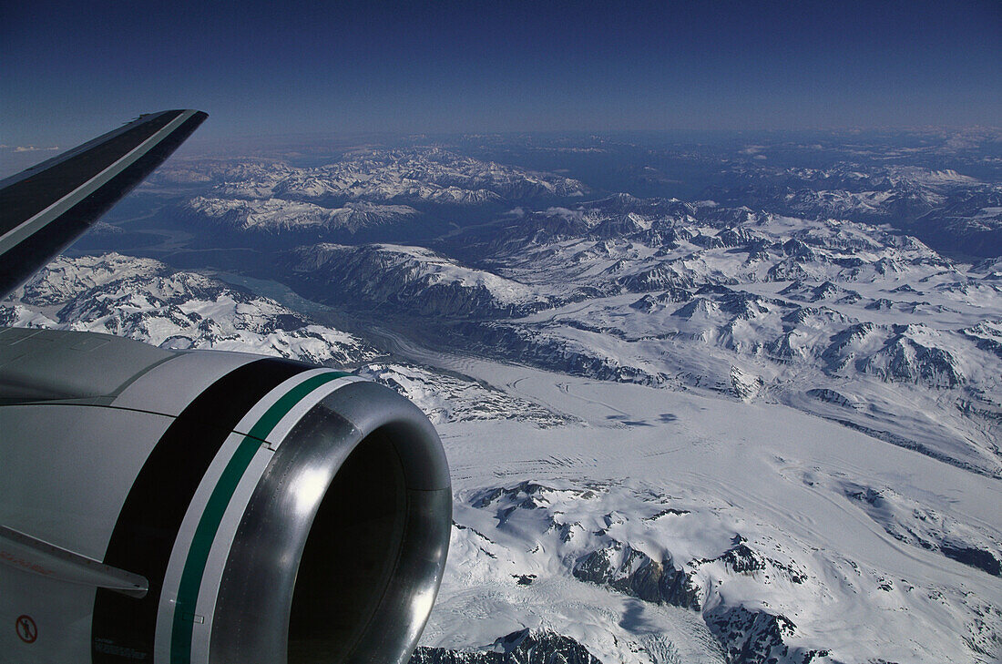 Luftaufnahme von Berge nordwestlich von Juneau, Gebirge, Schnee, Alaska, USA