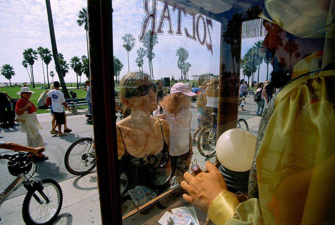 Wahrsager Automat an der Venice Promenade, Ocean Front Walk, Venice Beach, L.A., Los Angeles, Kalifornien, USA