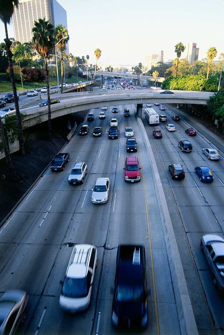 Verkehr zur rush hour auf Harbor Freeway, Downtown L.A., Los Angeles, Kalifornien, USA