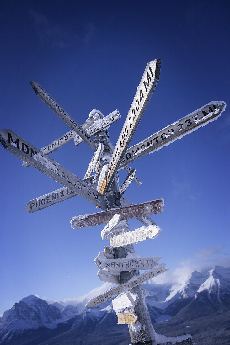 Richtungsanzeiger mit Entfernungsanzeiger, Ski Resort, Lake Louise, Alberta, Kanada