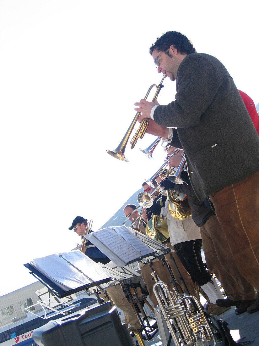 Musicians paying near Teufelseggalpine Hut, Schnalstal, South Tyrol, Italy