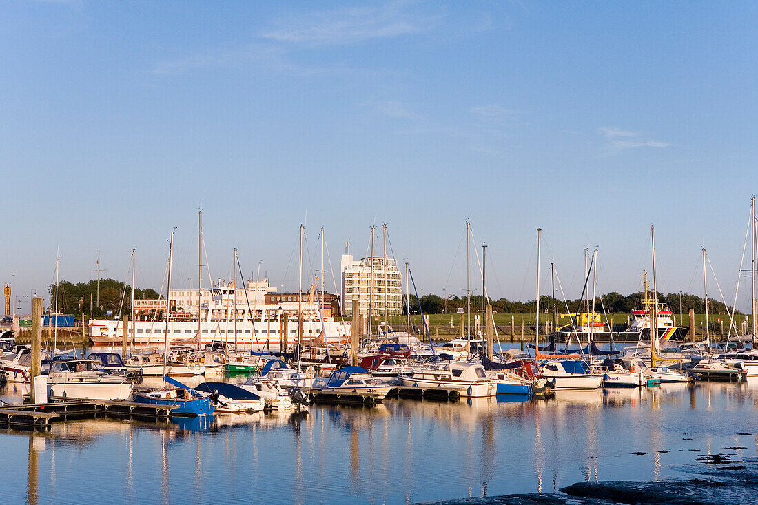 Hafen, Norddeich, Ostfriesland, Niedersachsen, Deutschland