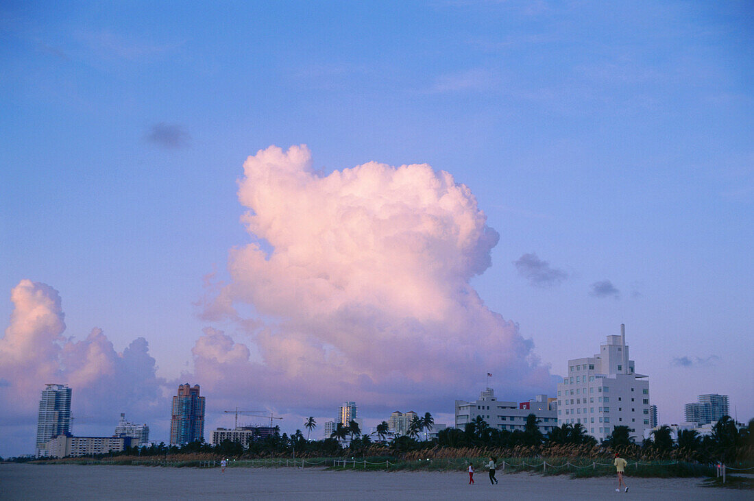 Morgenstimmung am Strand, South Beach, Miami, Florida, USA