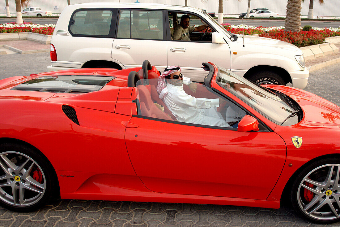 Ferrari Fahrer in Doha, Katar, Qatar