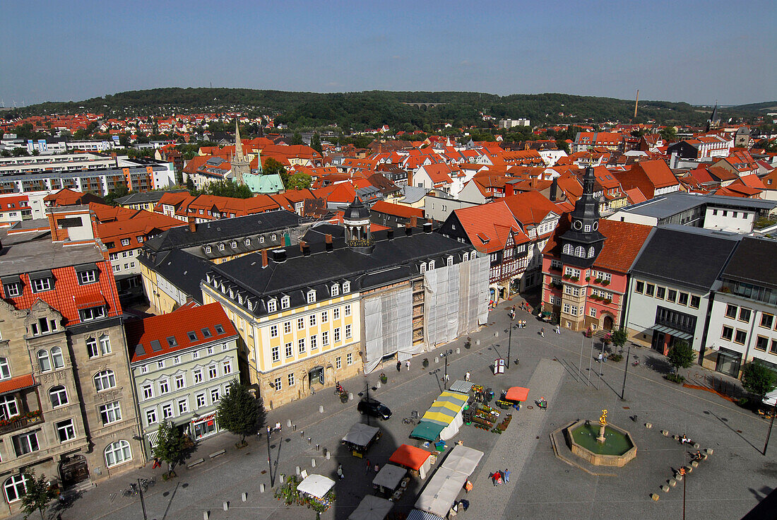 Blick über den Marktplatz vom Turm der Georgenkirche, Eisenach, Thüringen, Deutschland