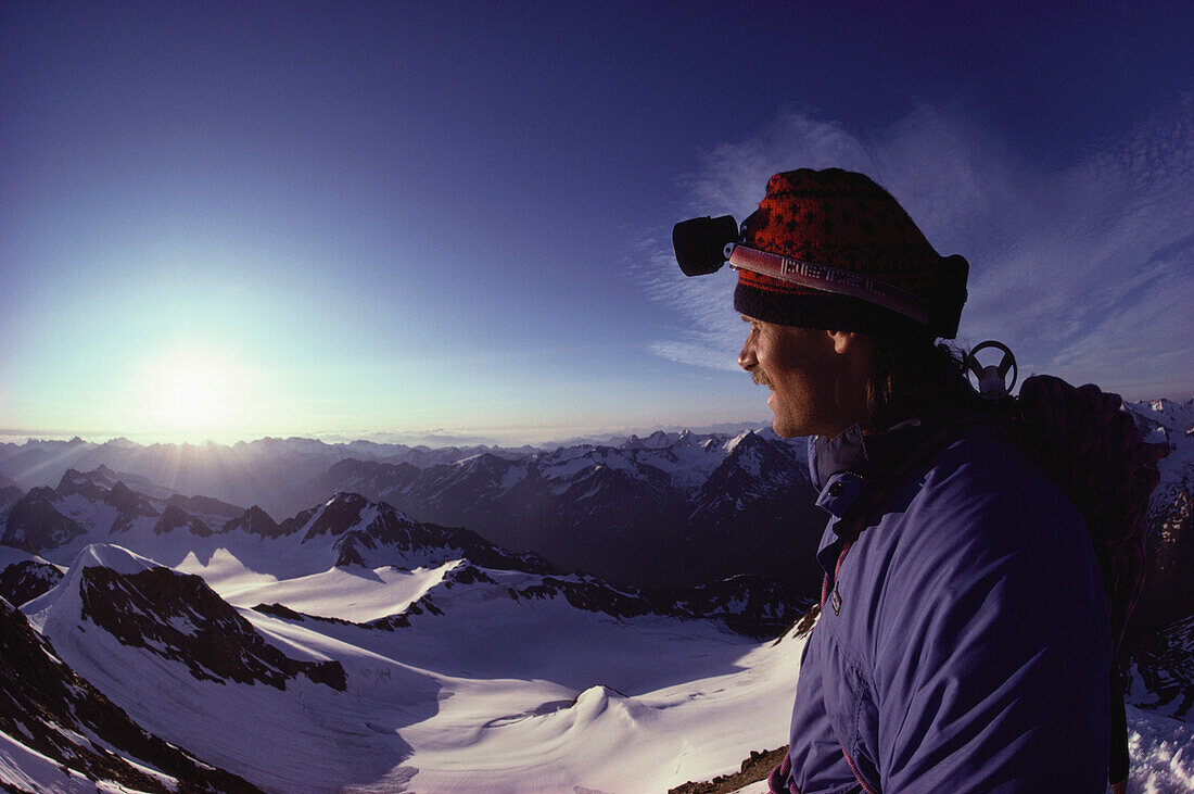 Bergsteiger am Gipfel, Gebirge, Sport, Bergsport, Alpen, Europa