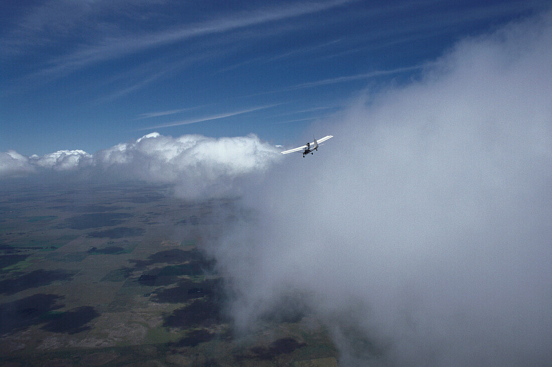 Ultraleicht Flugzeug über Landschaft, Fly Ranch, Buenos Aires, Argentinien