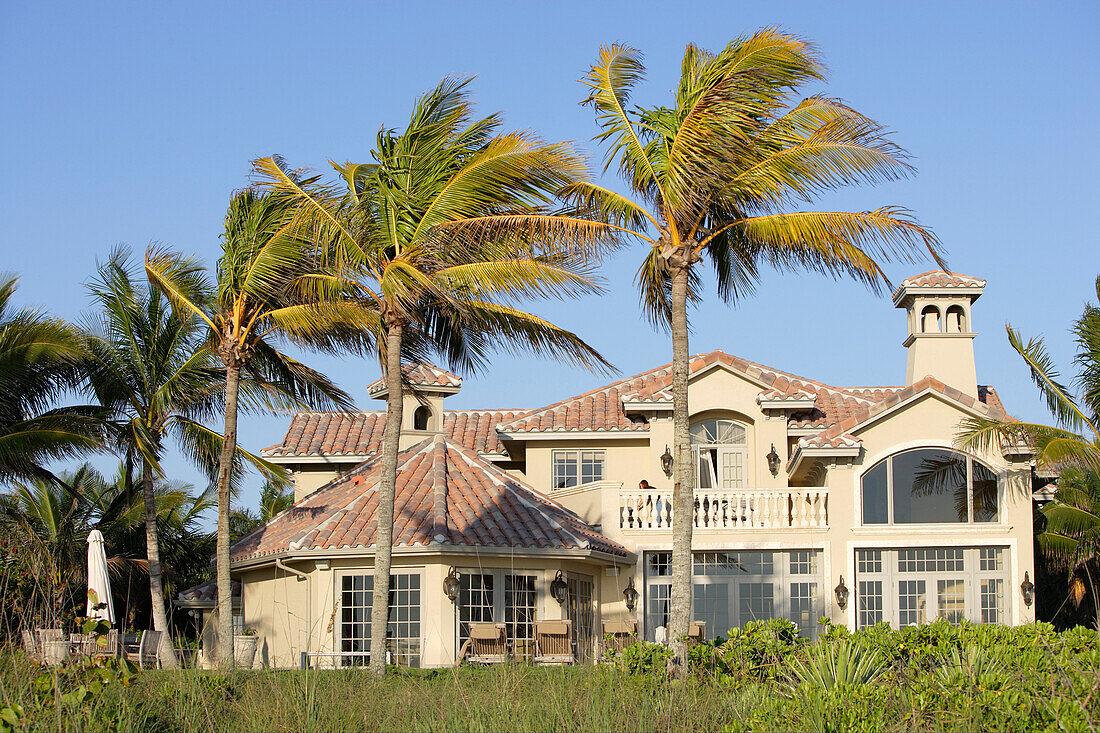 Strandvilla am Gulf Shore Boulevard in Naples, Florida, USA