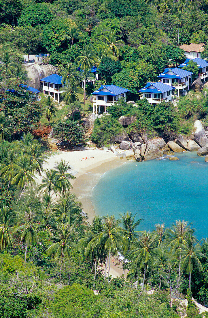 Die Chalets des Coral Cove Resorts liegen über einem kleinen, beinahe privatem Strand zwischen Lamai und Chaweng an der Ostküste Ko Samuis, Thailand