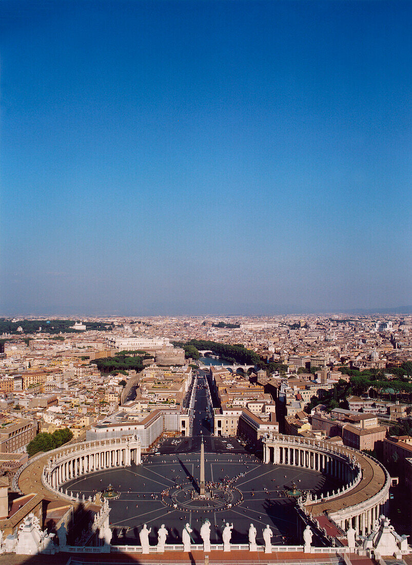 Vatikan, Blick vom Petersdom über den Petersplatz, Via d. Conciliazioni auf Rom, Italien