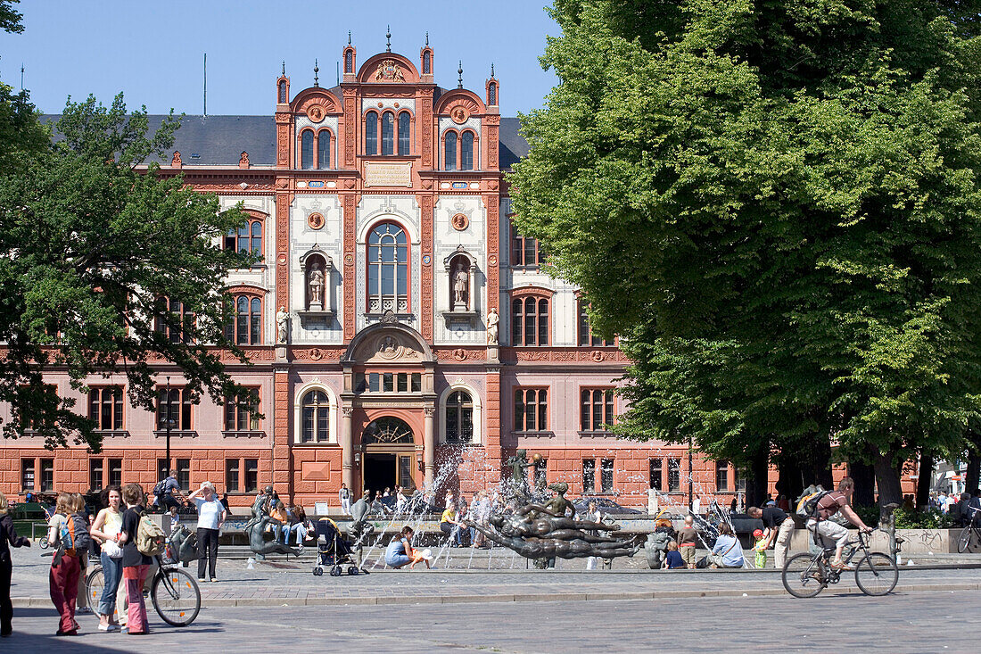 Universität, Universitätsplatz, Rostock, Ostsee, Mecklenburg-Vorpommern, Deutschland