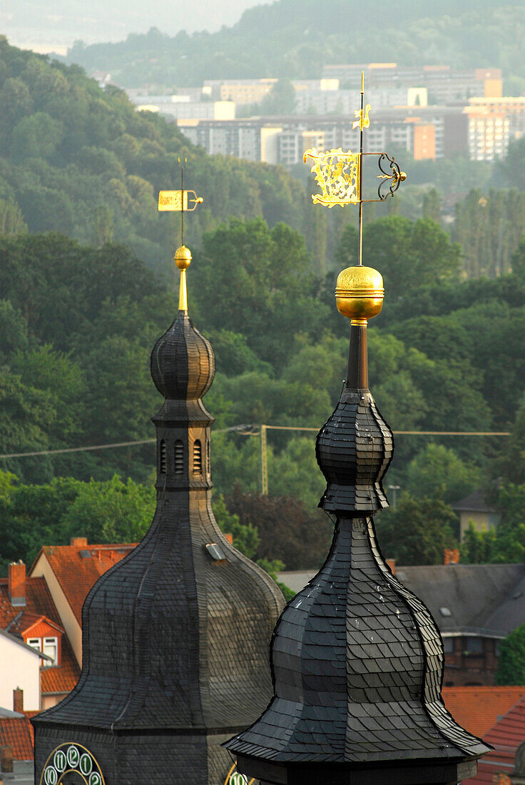 Blick von der Heidecksburg mit Kirchturm und Rathausturm, Rudolstadt, Thüringen, Deutschland