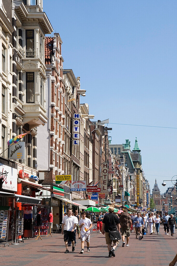 Einkaufstraße, Damrak, Amsterdam, Niederlande