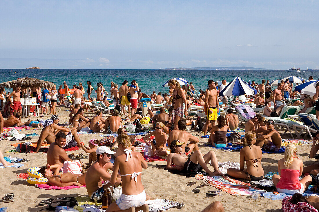 Strand, Platja den Bossa, Ibiza, Balearen, Spanien