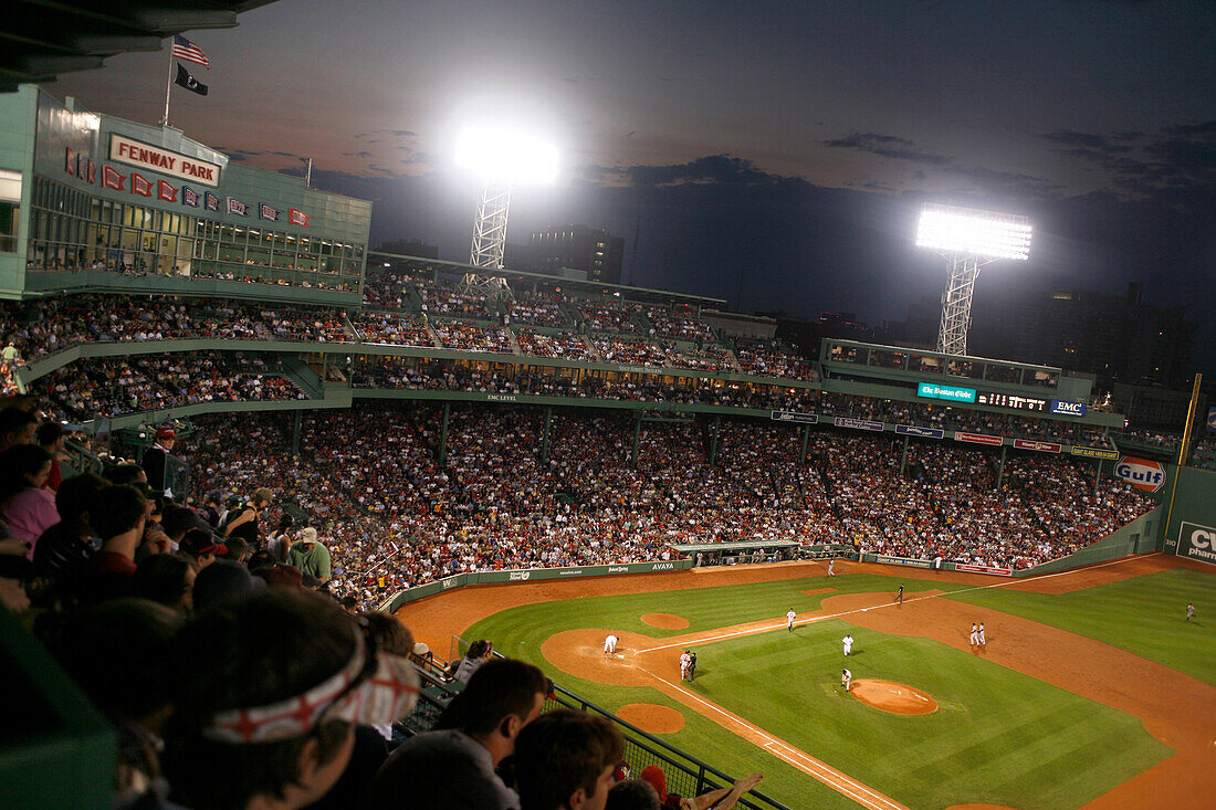 Ein Baseball Spiel in Fenway Park Stadion, Red Sox, Boston, Massachusetts, USA