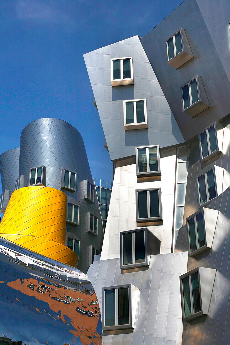 Modern Architechture, Frank Gehrys Ray and Maria Stata Buildings, MIT, Cambridge, Massachusetts, USA