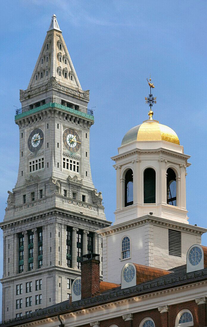 Städtisches Motiv mit Customs House und Faneuil Hall, Boston, Massachusetts, USA
