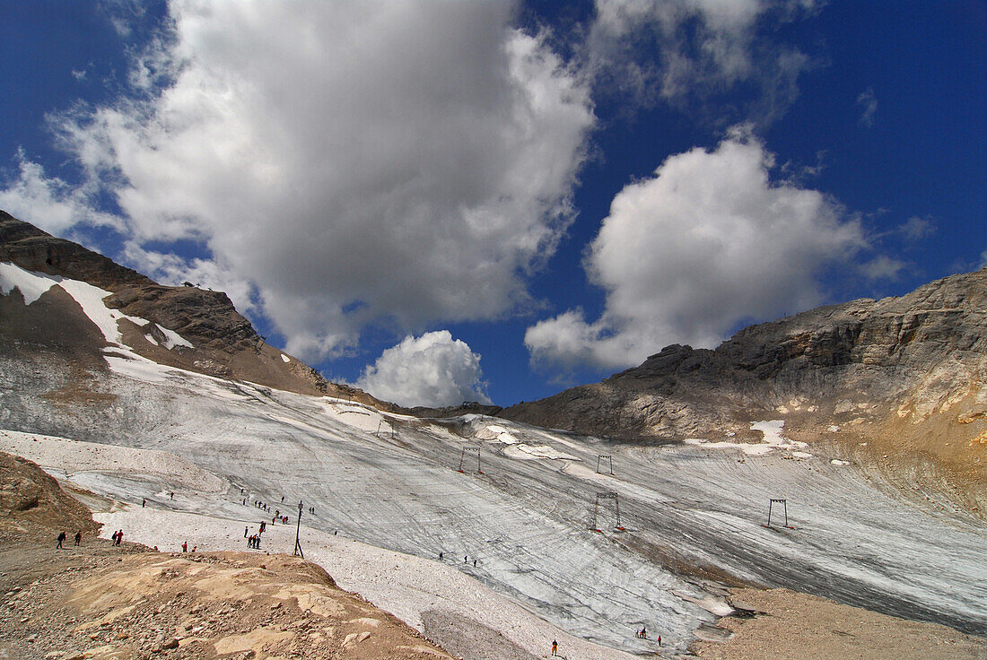 Tourists visiting Schneeferner Glacier, Zugspitzblatt, mount Zugspitze, Wetterstein Range, Bavaria, Germany