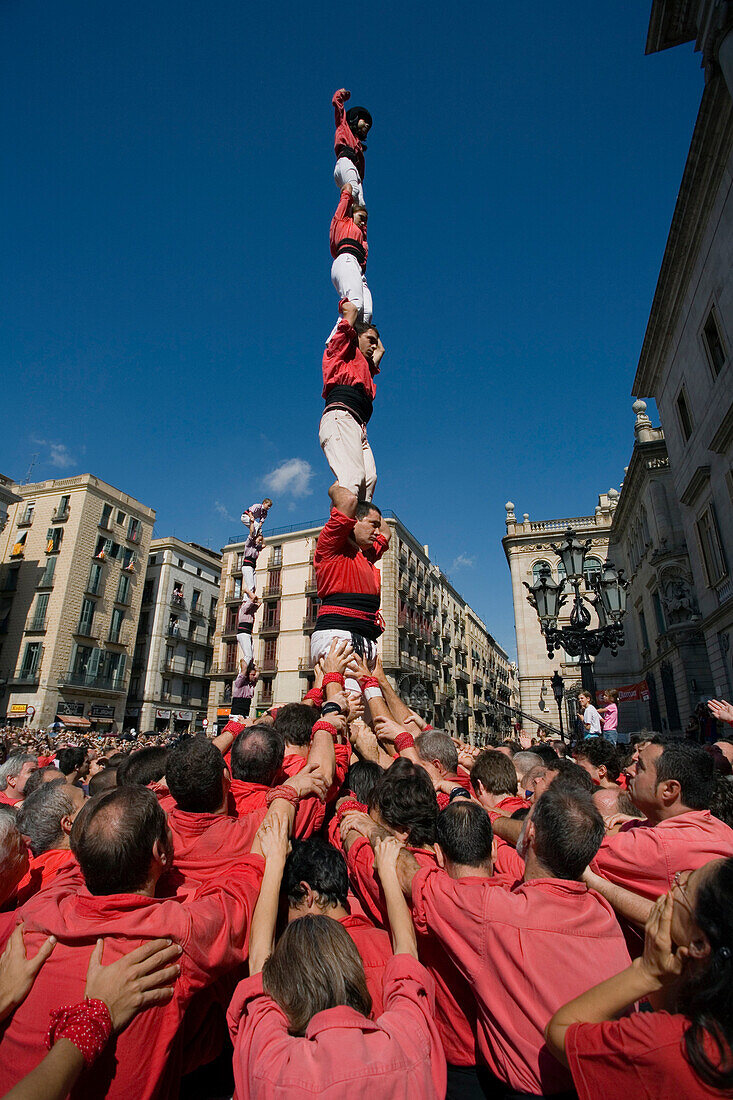 Castellers, human tower, Festa de la Merce, city festival, September, Placa de Sant Jaume, Barri Gotic, Ciutat Vella, Barcelona, Spanien