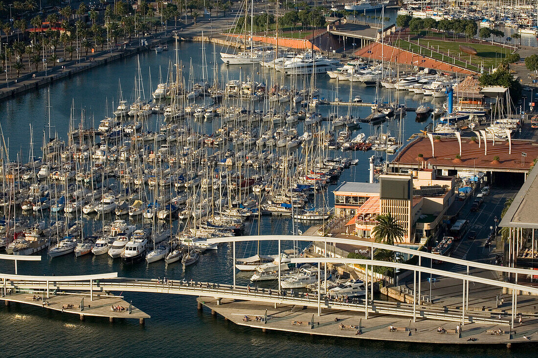 marina, bridge to Maremagnum shopping center, Port Vell, harbour, Ciutat Vella, Barcelona, Spain