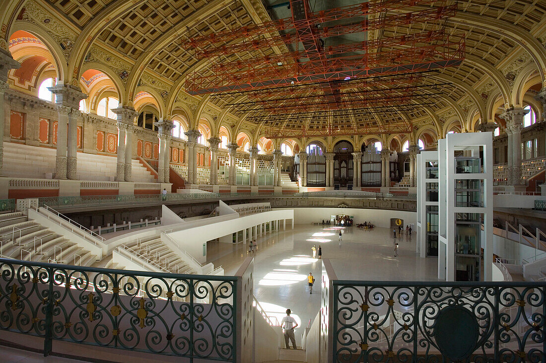 Central hall, Palau Nacional, Museu Nacional d Art de Catalunya, MNAC, museum of art, Montjuic, Barcelona, Catalonia, Spain