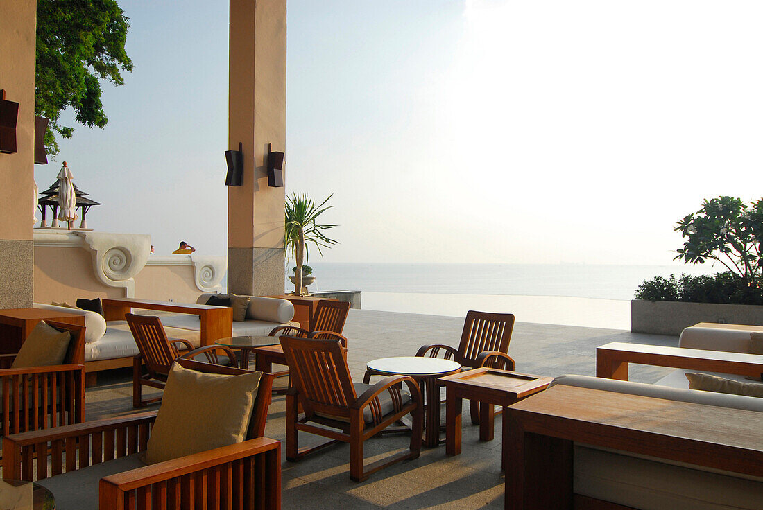 Poolbar und Blick übers Meer, Hotel Pimalai, Ao Kantiang, Ko Lanta, Krabi, Thailand