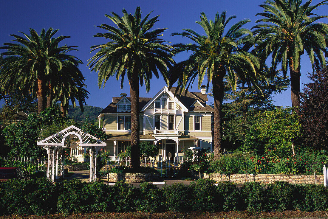 Sutter Home Inn and Winery, Saint Helena, Napa Valley, California, USA