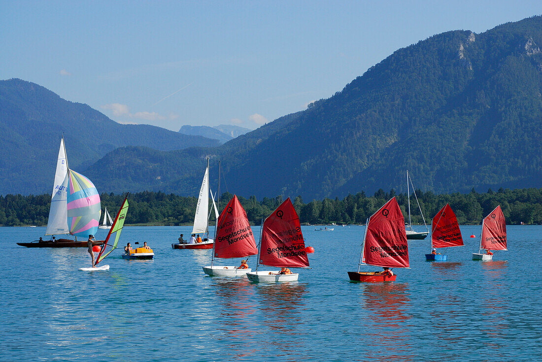 sailing boats on lake Mondsee, Salzkammergut, Salzburg, Austria