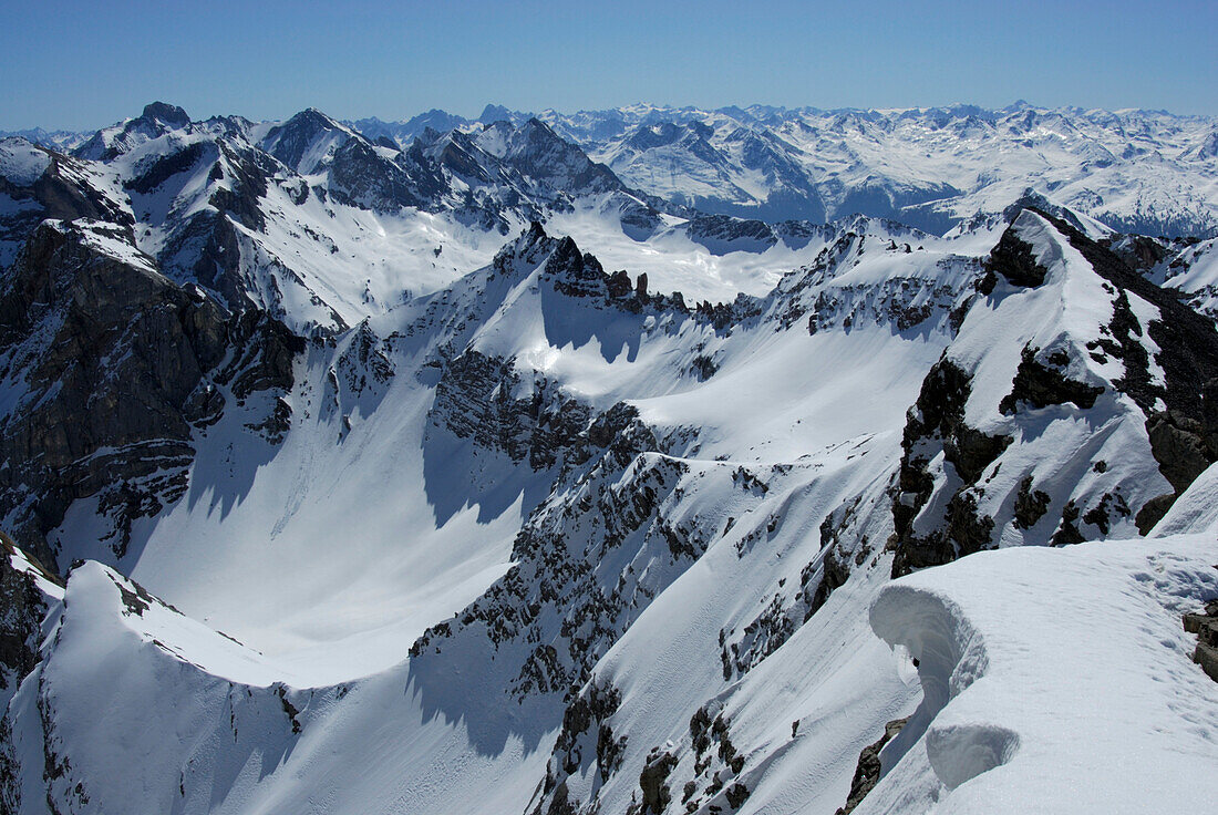 Blick von Holzgauer Wetterspitze über Lechtaler Apen, Vorarlberg, Österreich