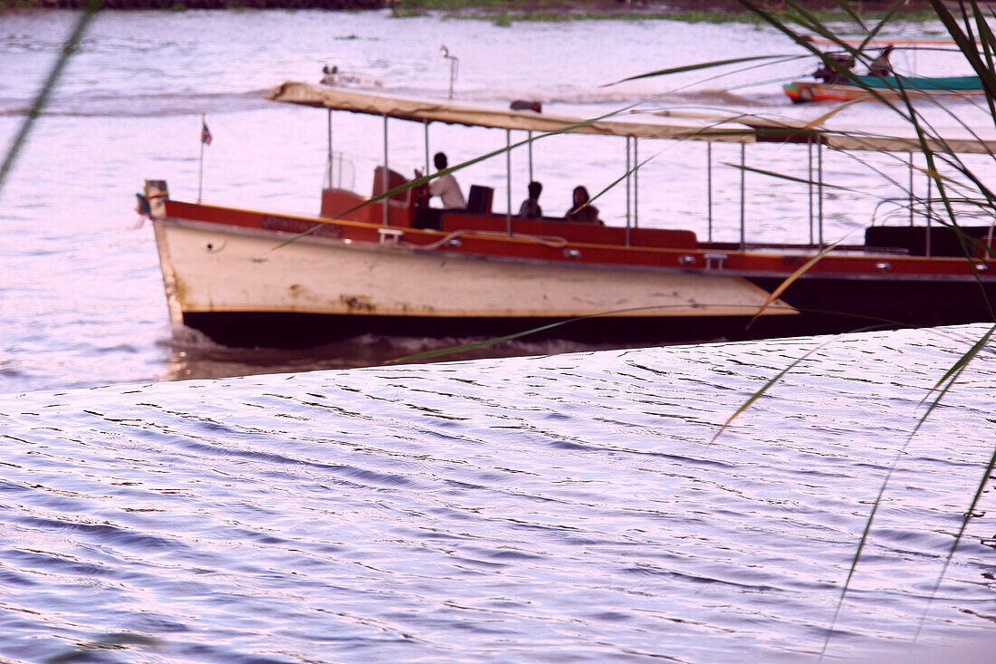 Typical boat on the river Chao Phraya, Bangkok, Thailand, Asia