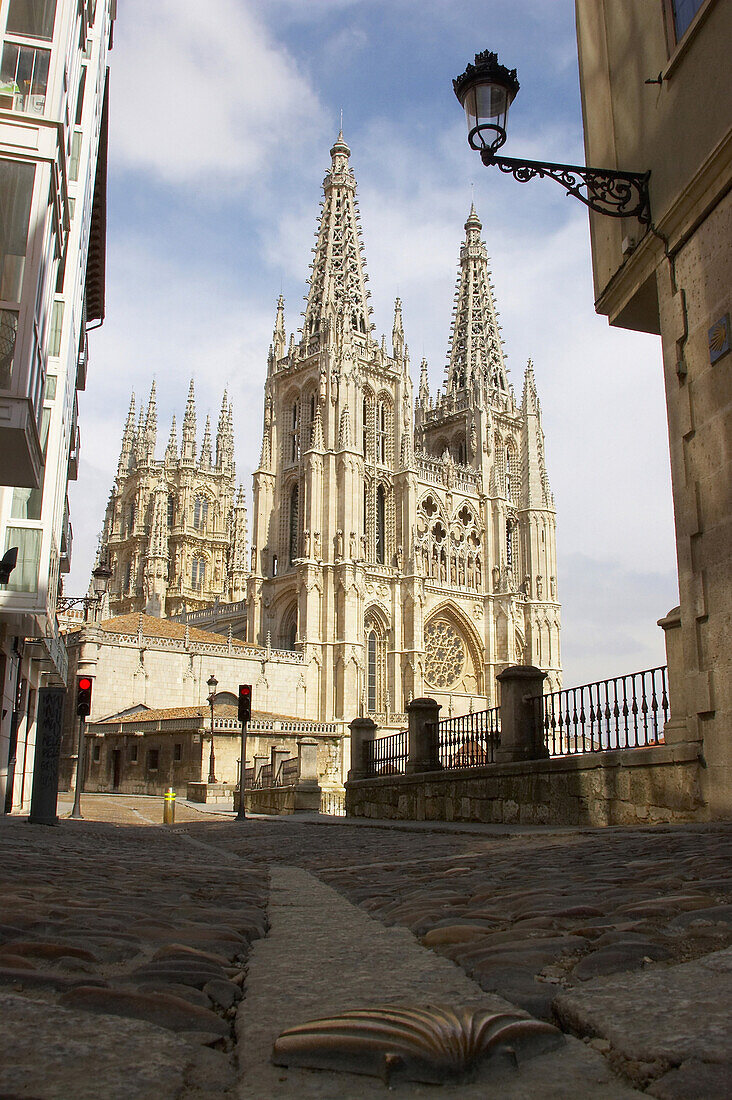 View of cathedral, Catedral Santa María and scallop shell, Burgos, Castilla Leon, Spain