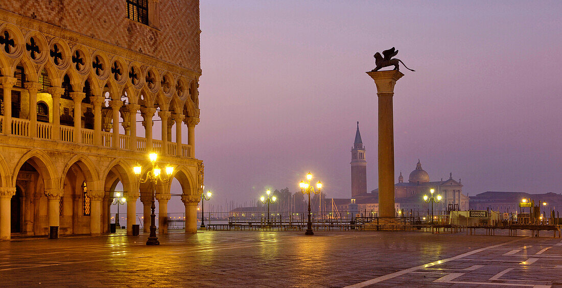 Italien, Veneto,Venedig, Piazzetta, Dogenpalast, Markuslöwe, Isola San Giorgio