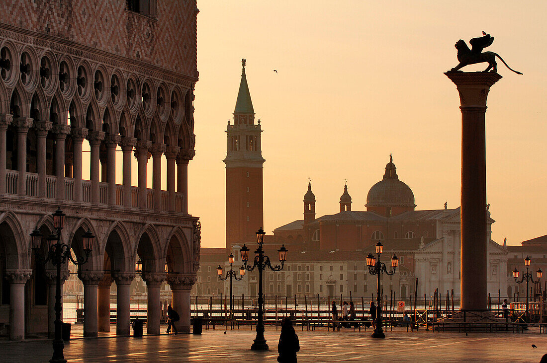 Italien, Veneto,Venedig, Piazzetta, Dogenpalast, Markuslöwe, Isola San Giorgio