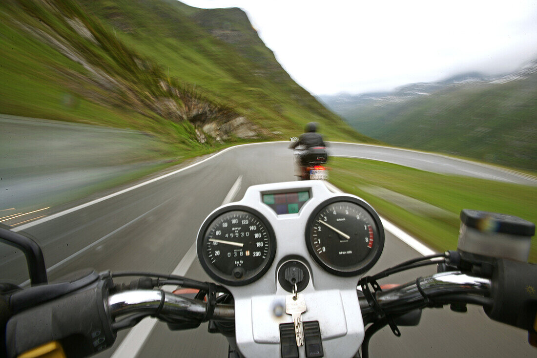 Motorradtour im Juni über Alpenpässe, Silvretta Pass, Österreich