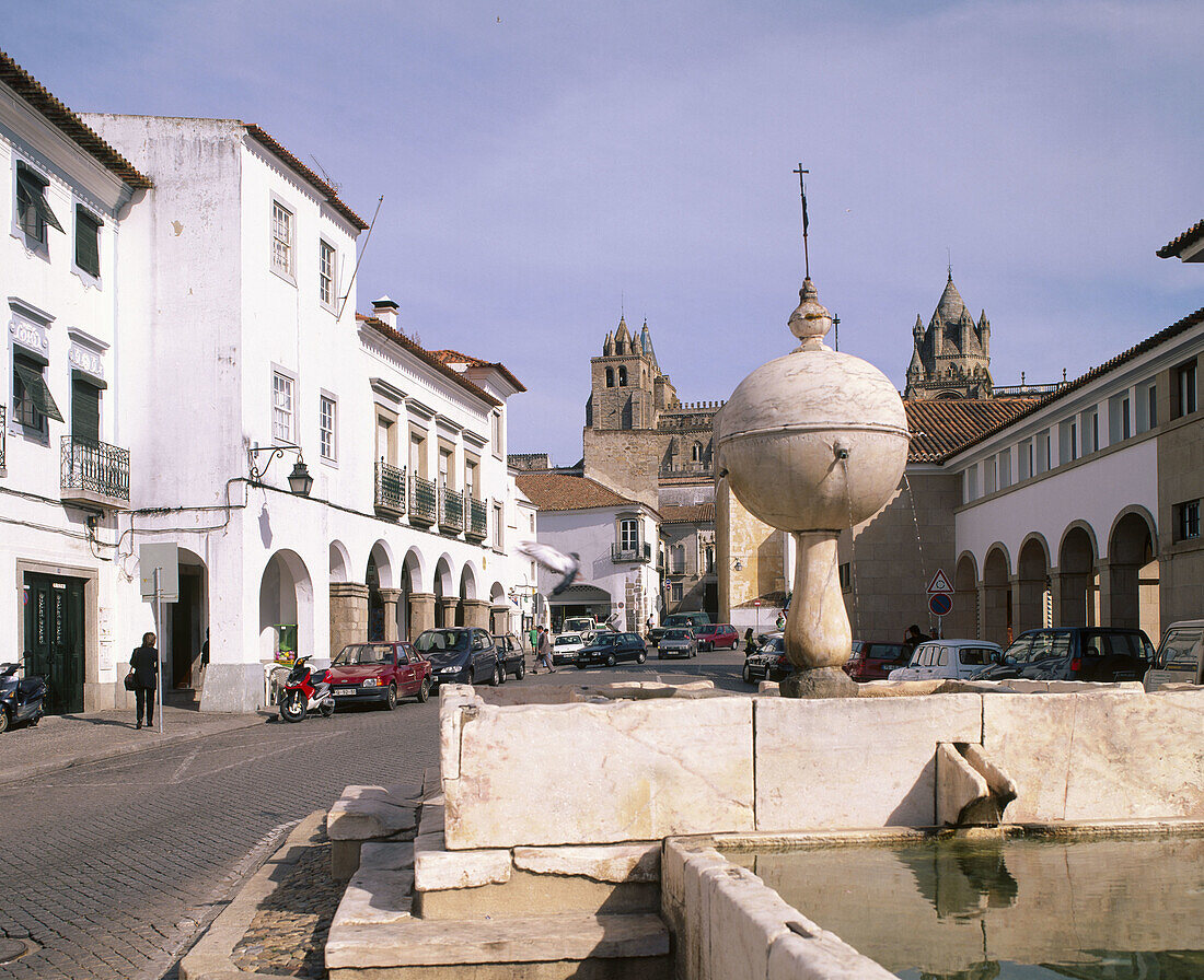 Porta de Moura Square. Évora. Portugal