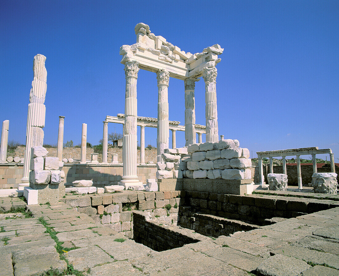 Trajan s Temple, ruins of Pergamon. Bergama. Turkey