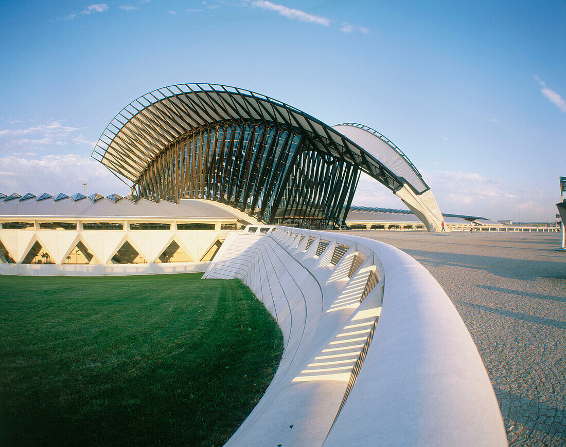 Satolas Airport rail station, by Santiago Calatrava. Lyon. France