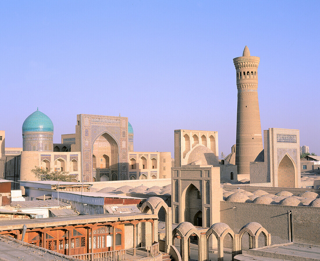 Poi Kalyan mosque and minaret (known as Tower of Death ). Bukhara. Uzbekistan